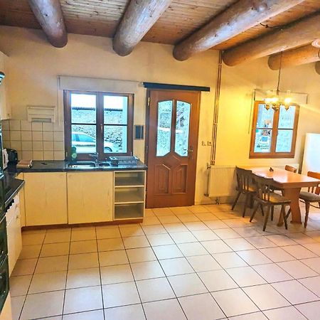 Rustikale Und Grosszuegige Ferienwohnung Kasperske Hory Bagian luar foto