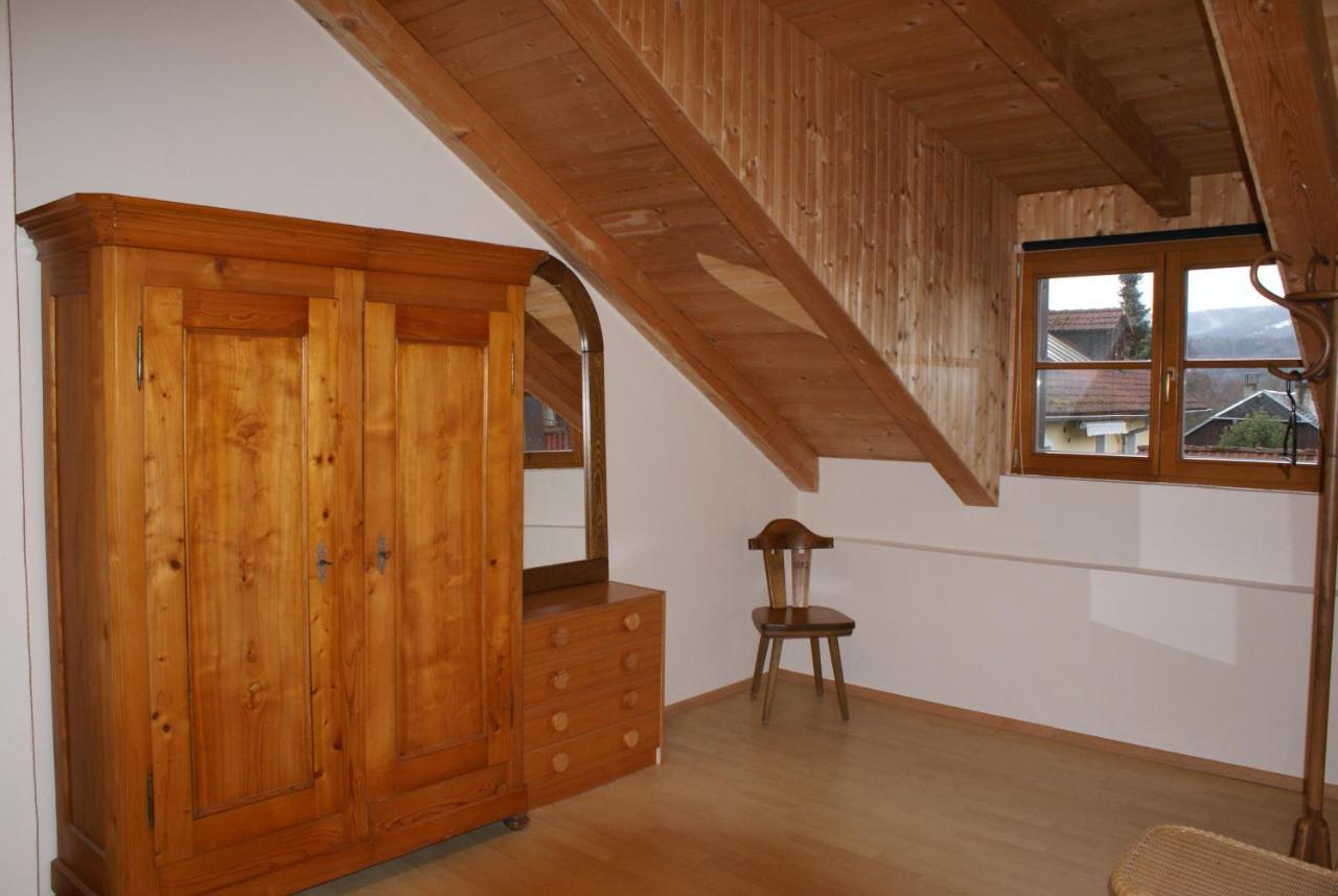 Rustikale Und Grosszuegige Ferienwohnung Kasperske Hory Bagian luar foto