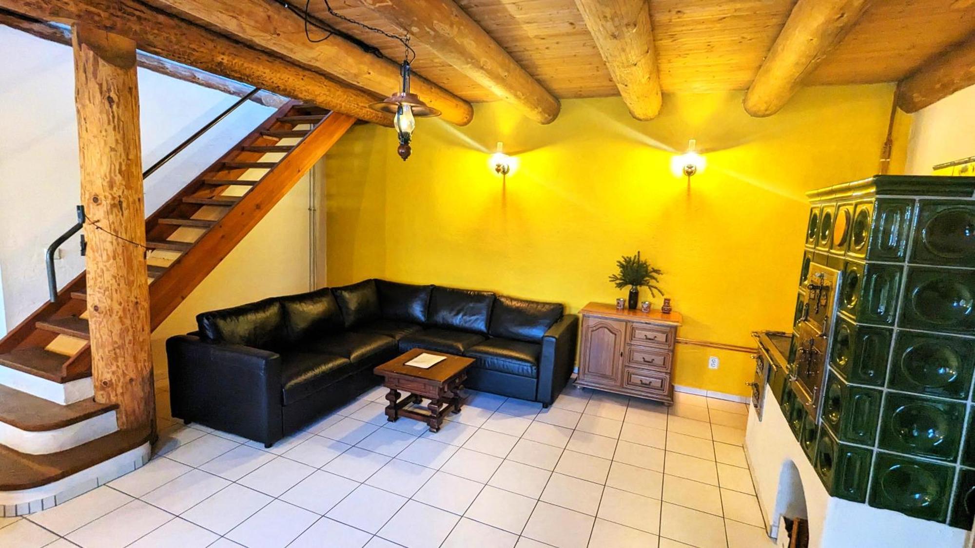 Rustikale Und Grosszuegige Ferienwohnung Kasperske Hory Bagian luar foto
